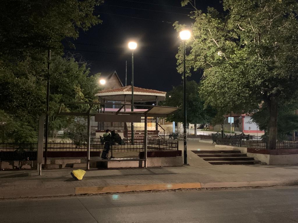 Rehabilita Alumbrado Público luminarias de Plaza Zaragoza Timing Político
