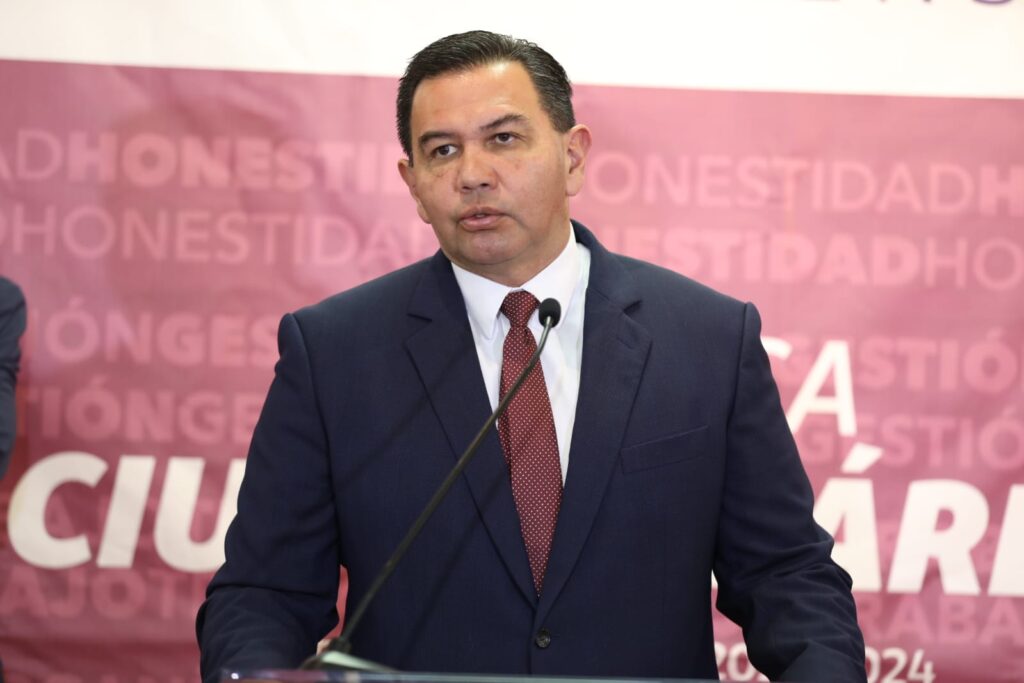 el Presidente Cruz Pérez Cuéllar,