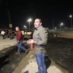 Supervisa alcalde trabajos de bacheo en calle Miguel Hidalgo
