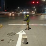 Realiza Seguridad Vial trabajos de mantenimiento de pintura en avenidas principales