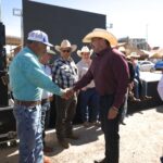 Municipio apoya a productores en la compra de toros