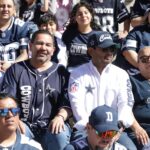Acompaña Presidente Pérez Cuéllar a fans de los Vaqueros en su fotografía anual