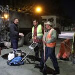 Supervisa alcalde trabajos de bacheo en calle Venezuela