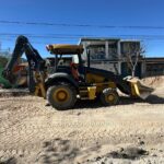 Trabaja Obras Públicas en pavimentación de calles en el suroriente