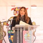 Encabeza presidente del DIF, Rubí Enríquez ceremonia de izamiento de la bandera