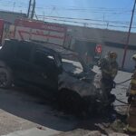 Controlan incendio vehicular en la colonia Partido Romero; no se registraron lesionados