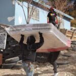 Continúan entregas de apoyos a familias del poniente de la ciudad