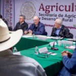 Gobierno de México acuerda acciones con el FNRCM y transportistas.