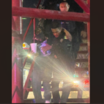 Rescatan policías municipales a hombre que intentaba lanzarse de puente