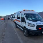 Atiende equipo de emergencia a lesionados tras volcadura en la carretera Juárez–Chihuahua