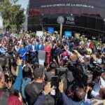 Intentan «fabricarme un caso», acusa Maru Campos antes de comparecer en FGR
