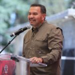 Firman convenio simbólico para avanzar en la regularización de 33 predios en el Sauzal