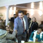 Asiste Presidente Pérez Cuéllar a posada con comerciantes del Mercado Riveras