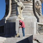 Coordina Centro Fundacional limpieza en Plaza Benito Juárez