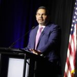 Participa alcalde de Ciudad Juárez en encuentro empresarial en El Paso