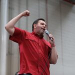 Cruz Pérez Cuéllar levanta la mano por la Coordinación Estatal de la Defensa de la 4T