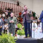 Refrenda alcalde colaboración con iglesias durante convención apostólica en Juárez