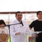 Entrega alcalde canchas deportivas en la Escuela Secundaria Técnica 97