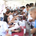 Vecinos aprovechan descuentos y servicios médicos en Cruzada por Juárez