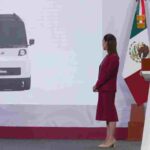 Presidenta Claudia Sheinbaum presenta el prototipo del minivehículo eléctrico mexicano Olinia