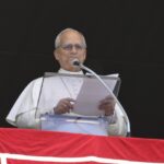 El Papa denuncia ataques a la prensa y honra a periodistas asesinados