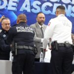 Reconoce alcalde trayectoria de 65 policías que recibieron ascenso