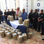 Entrega CANACO despensas a personal operativo municipal que destaca como policía del mes 