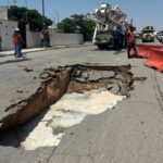 Llama Seguridad Vial a conducir con precaución por trabajos de la JMAS en hundimiento